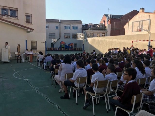 8.-FOTO-PATIO-SEP-18-MISA